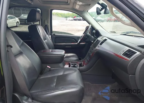 2009 Cadillac Escalade Standard из США, поврежденный, VIN 1GYFK23209R216656